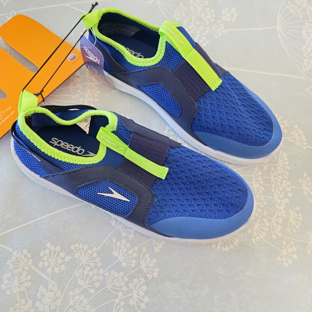 Speedo Kids Navy and Neon Green Water Shoes Size M 2-3.